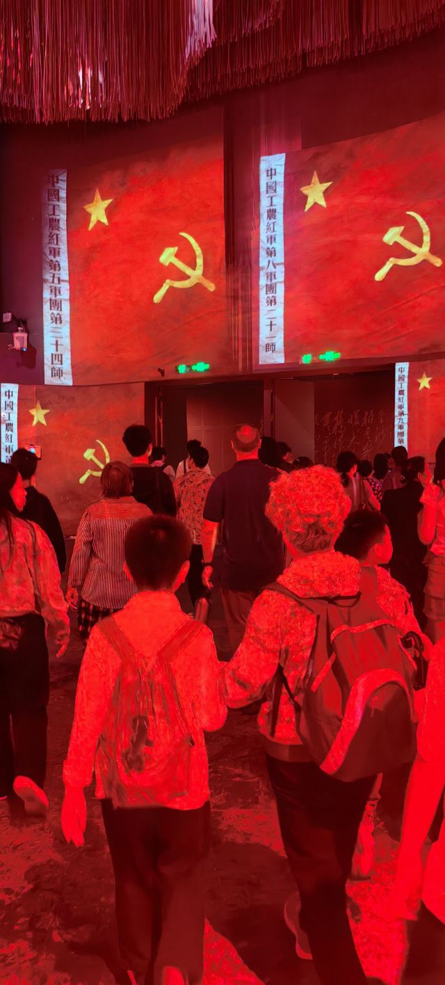 红飘带旅行图片 7