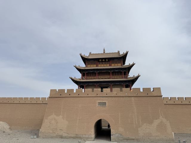 嘉峪关白鹿仓(关城里)十二生肖广场旅行图片 1