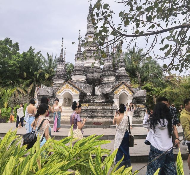 曼听御花园景区旅行图片 4