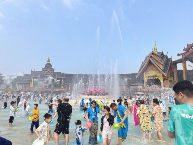 西双版纳傣族园旅行图片 4