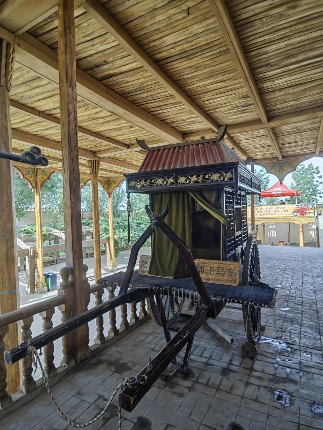 吐鲁番郡王府旅行图片 3