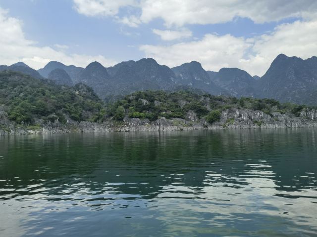 万峰湖红椿船舶旅游乘船区旅行图片 1