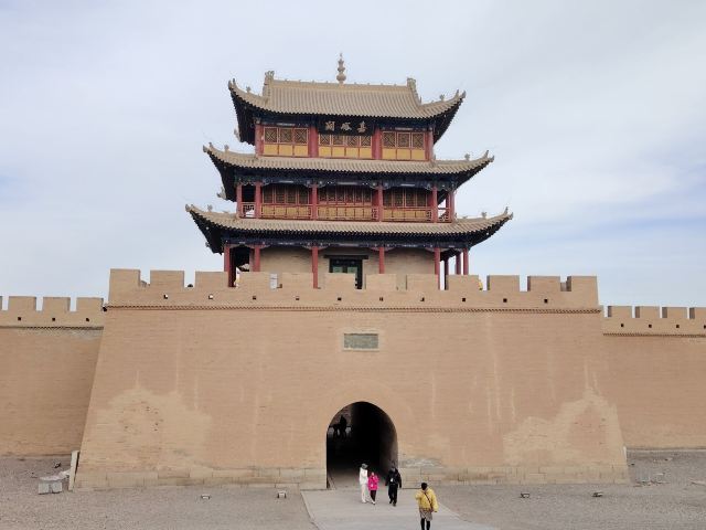嘉峪关白鹿仓(关城里)十二生肖广场旅行图片 1