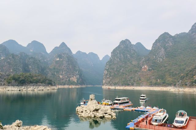 万峰湖红椿船舶旅游乘船区旅行图片 1