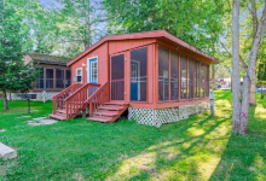 Lake Bluff Campground景点图片