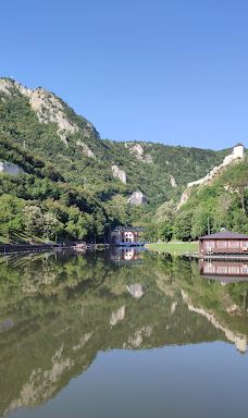 City Beach-乌日策