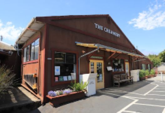 Point Reyes Station Library景点图片