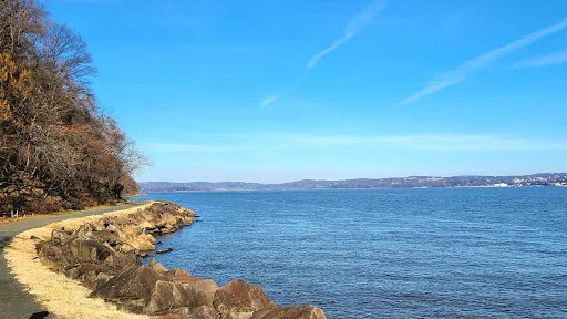Nyack Beach State Park