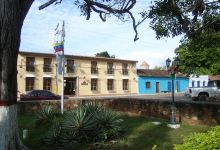 Plaza Simón Bolívar de Clarines景点图片