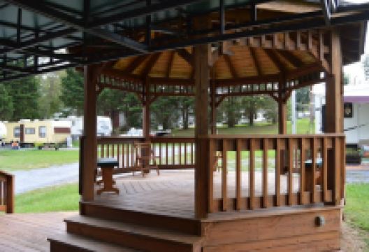 Island Park Campground景点图片