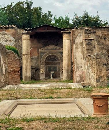 4D3N • Your private tour of Campania's greatest treasures—Pompeii, Amalfi, Capri, and Naples