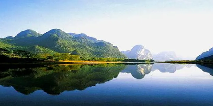 磨盤山國家森林公園敵軍山景區