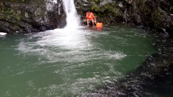 粗石霧峽