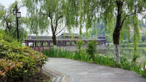 靈翠山公園