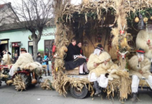 The Statue of the Three Nationalities景点图片