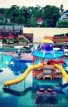 Slanik Waterpark-Jati Agung