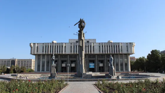 Manas Statue