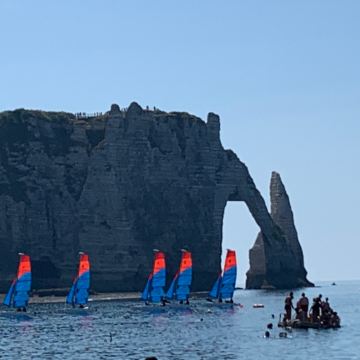 法国巴黎卢浮宫+凡尔赛宫+下诺曼底+圣米歇尔山6日4晚私家团