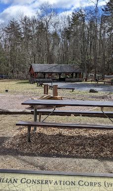 Mount Tom State Reservation-霍利奥克