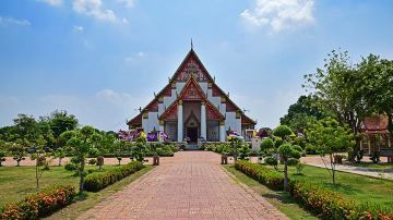 Wiharn Phra Mongkhon Bophit