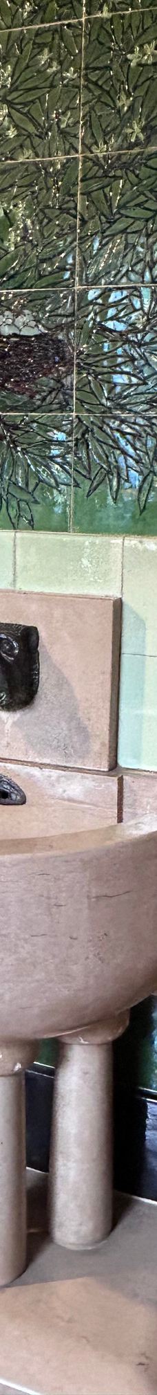 里派城堡-托农莱班