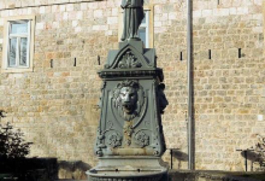 Petrovac fountain景点图片