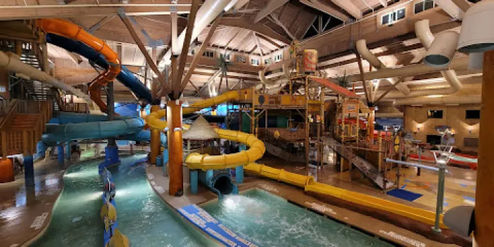 拍礁室內水上度假公園