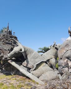 Monumento a los Colonizadores-马尼萨莱斯