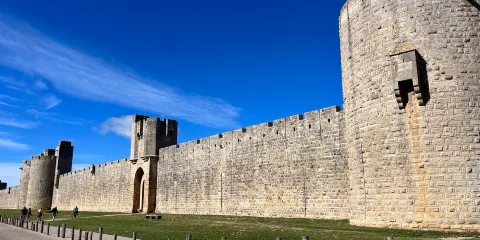 艾格莫爾特塔樓城牆