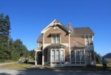Hughes Historic House景点图片