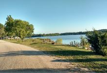 Bluestem Lake景点图片