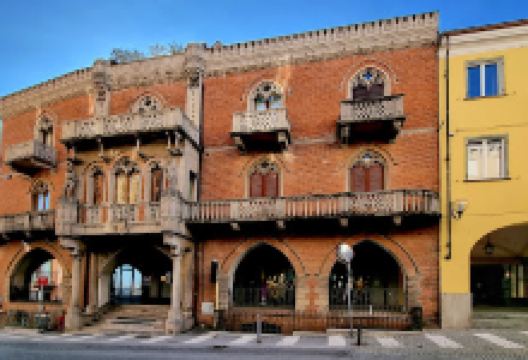 Palazzo Daviso o dei conti Bava di San Paolo景点图片