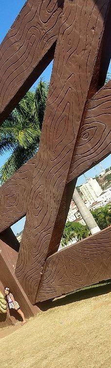 Boy Monument Porteira-Ouro Fino