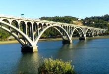 Rogue River Bridge景点图片