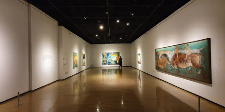 利川市立月殿美術館