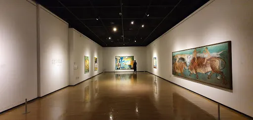 利川市立月殿美術館