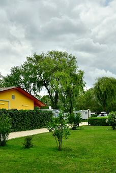 Camping Marvilla Parks - Château de Galaure-沙托纳德加洛尔