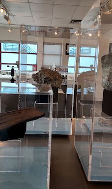 NWT Diamond Centre-耶洛奈夫