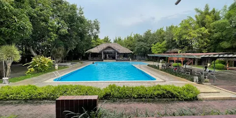 Adi Tirta - Swimming Pool & Sports Club