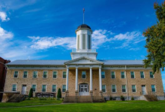 Mayville Limestone School Museum景点图片
