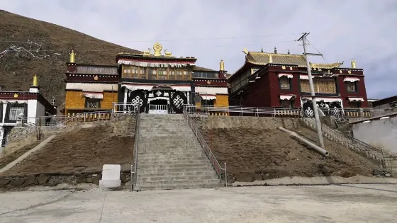 陀桑強秋林寺（土桑寺）
