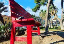 Panchina rossa gigante Riva Ligure景点图片