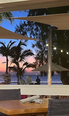 Red Sail Sports - Safehaven Marina-乔治市