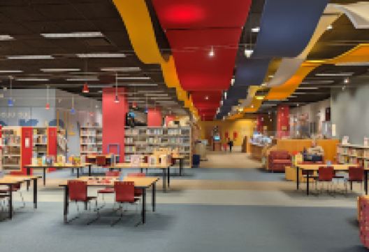 Hughes Main Library景点图片