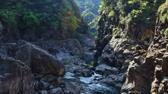 碧波崖