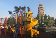 尼尔斯斜塔景点图片
