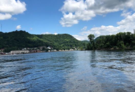 Great Alma Fishing Float景点图片