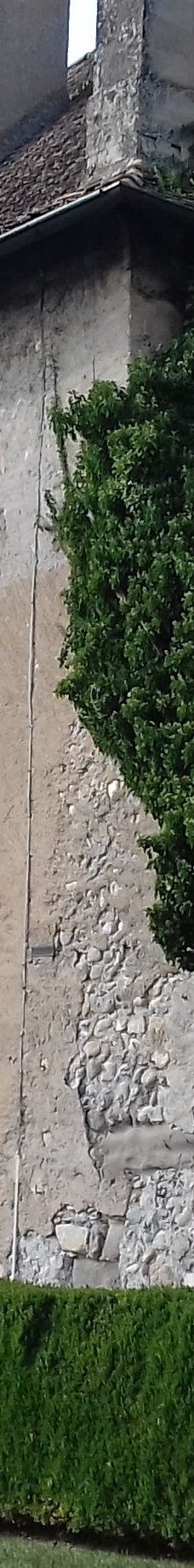 里派城堡-托农莱班