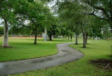 Colonial Drive Park景点图片