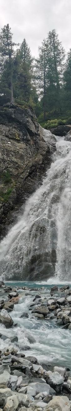 Cascata della Val Nera-利维尼奥